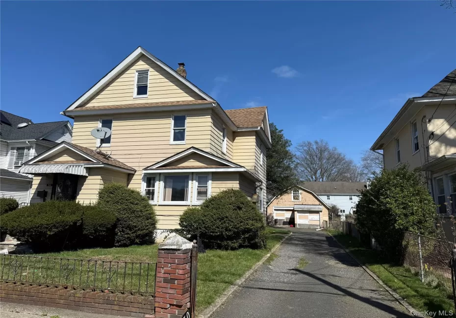 50 CHARLES Street, Hempstead, NY, 4 Bedrooms Bedrooms, 12 Rooms Rooms,2 BathroomsBathrooms,Residential,For Rent,CHARLES,0,983071 50 CHARLES Street, Hempstead, NY, 4 Bedrooms Bedrooms, 12 Rooms Rooms,2 BathroomsBathrooms,Residential,For Rent,CHARLES,0,983071