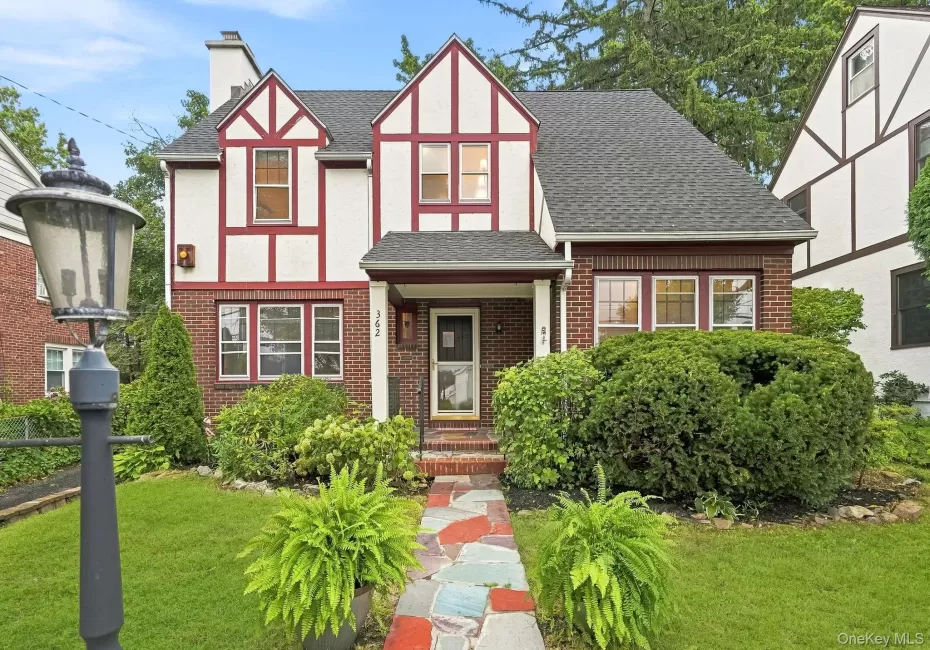 362 Church Street, White Plains, NY, 3 Bedrooms Bedrooms, 6 Rooms Rooms,1 BathroomBathrooms,Residential,For Rent,Church,0,1027072 362 Church Street, White Plains, NY, 3 Bedrooms Bedrooms, 6 Rooms Rooms,1 BathroomBathrooms,Residential,For Rent,Church,0,1027072