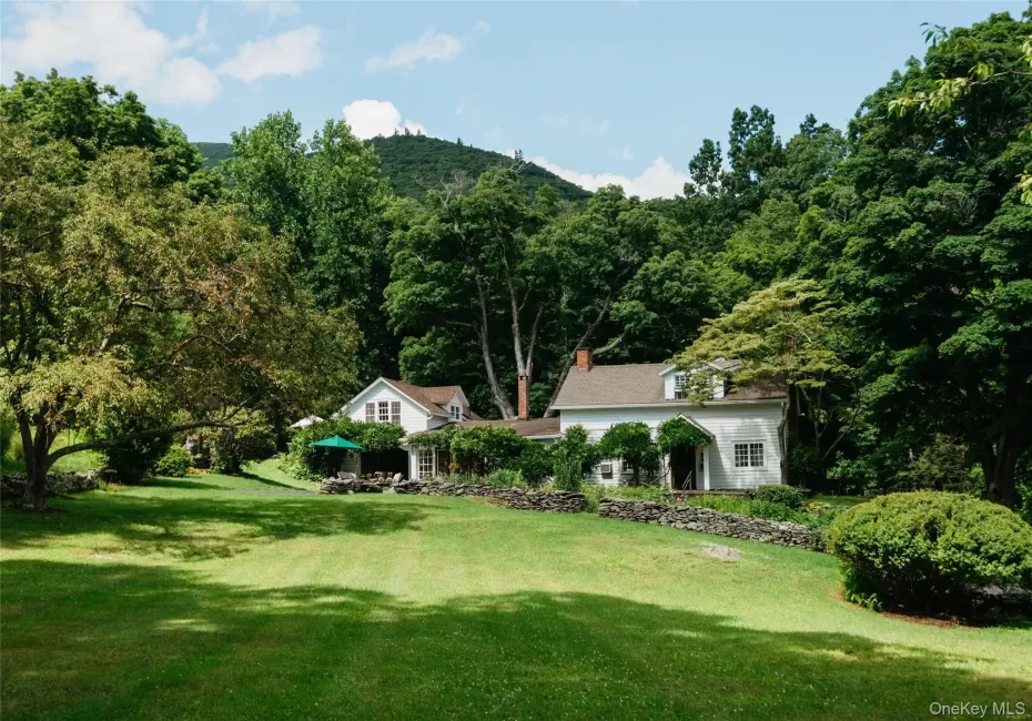 190 Lewis Hollow Road, Woodstock, NY, 3 Bedrooms Bedrooms, 10 Rooms Rooms,3 BathroomsBathrooms,Residential,For Rent,Lewis Hollow,0,1048053 190 Lewis Hollow Road, Woodstock, NY, 3 Bedrooms Bedrooms, 10 Rooms Rooms,3 BathroomsBathrooms,Residential,For Rent,Lewis Hollow,0,1048053