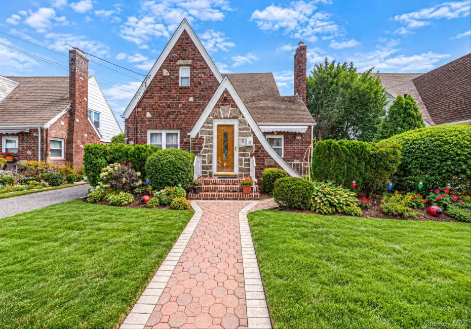 22 Flint Avenue, Hempstead, NY, 3 Bedrooms Bedrooms, 6 Rooms Rooms,2 BathroomsBathrooms,Residential,For Rent,Flint,0,1050198 22 Flint Avenue, Hempstead, NY, 3 Bedrooms Bedrooms, 6 Rooms Rooms,2 BathroomsBathrooms,Residential,For Rent,Flint,0,1050198