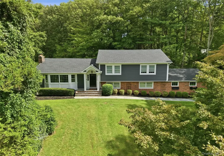 63 Bankside Drive, Huntington, NY, 4 Bedrooms Bedrooms, 8 Rooms Rooms,2 BathroomsBathrooms,Residential,For Rent,Bankside,0,1049594 63 Bankside Drive, Huntington, NY, 4 Bedrooms Bedrooms, 8 Rooms Rooms,2 BathroomsBathrooms,Residential,For Rent,Bankside,0,1049594