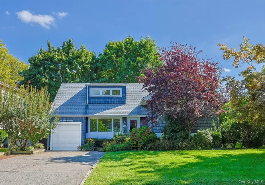 168 Glenmore Street, North Hempstead, NY, 5 Bedrooms Bedrooms, 9 Rooms Rooms,2 BathroomsBathrooms,Residential Lease,For Rent,Glenmore,0,1050991 168 Glenmore Street, North Hempstead, NY, 5 Bedrooms Bedrooms, 9 Rooms Rooms,2 BathroomsBathrooms,Residential Lease,For Rent,Glenmore,0,1050991