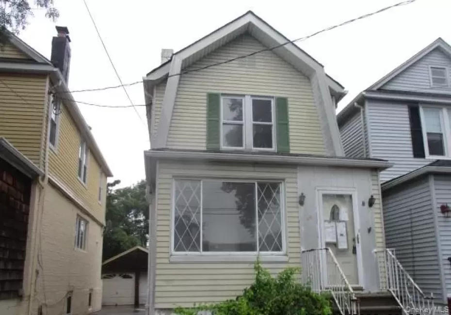 98 Marine Street, New York, NY, 3 Bedrooms Bedrooms, 7 Rooms Rooms,1 BathroomBathrooms,Residential,For Rent,Marine,0,1050575 98 Marine Street, New York, NY, 3 Bedrooms Bedrooms, 7 Rooms Rooms,1 BathroomBathrooms,Residential,For Rent,Marine,0,1050575