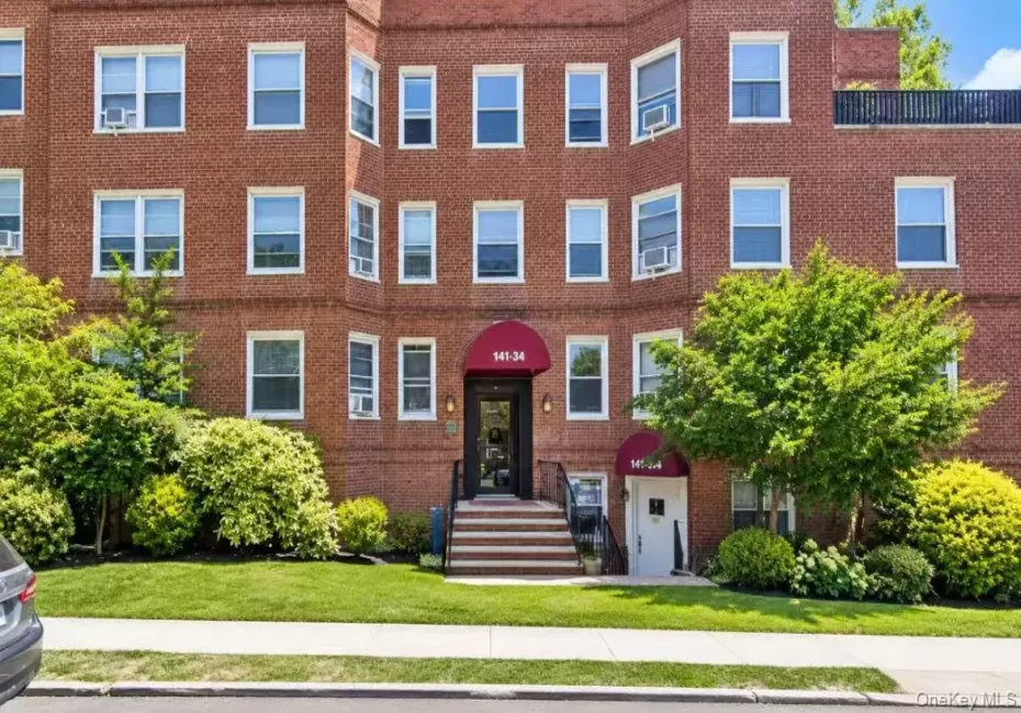 141-34 79th Avenue, New York, NY, 3 Bedrooms Bedrooms, 5 Rooms Rooms,1 BathroomBathrooms,Residential,For Rent,79th,0,1051022 141-34 79th Avenue, New York, NY, 3 Bedrooms Bedrooms, 5 Rooms Rooms,1 BathroomBathrooms,Residential,For Rent,79th,0,1051022