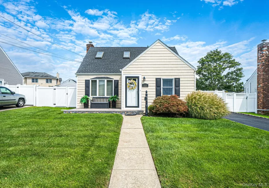 525 Secatogue Avenue, Babylon, NY, 2 Bedrooms Bedrooms, 7 Rooms Rooms,2 BathroomsBathrooms,Residential,For Rent,Secatogue,0,1050619 525 Secatogue Avenue, Babylon, NY, 2 Bedrooms Bedrooms, 7 Rooms Rooms,2 BathroomsBathrooms,Residential,For Rent,Secatogue,0,1050619