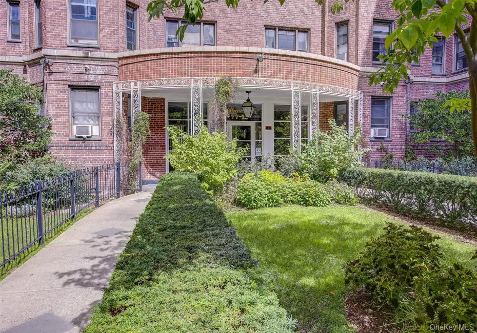 77-11 35th Avenue, New York, NY, 2 Bedrooms Bedrooms, 4 Rooms Rooms,1 BathroomBathrooms,Residential,For Rent,35th,0,1050836 77-11 35th Avenue, New York, NY, 2 Bedrooms Bedrooms, 4 Rooms Rooms,1 BathroomBathrooms,Residential,For Rent,35th,0,1050836