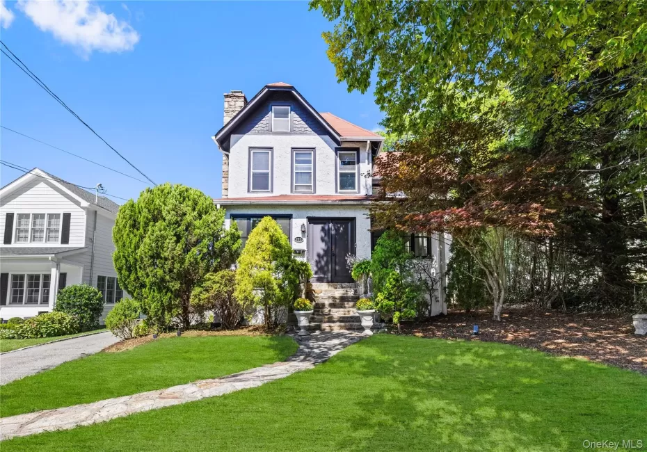 113 Brambach, set on a quiet cul-de-sac in Scarsdale 113 Brambach, set on a quiet cul-de-sac in Scarsdale
