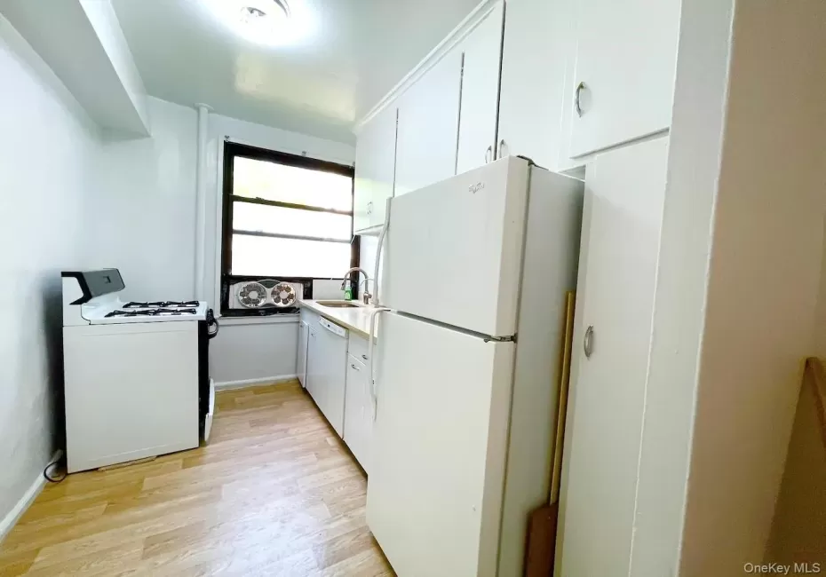 98-50 63rd Drive, New York, NY, 2 Bedrooms Bedrooms, 5 Rooms Rooms,2 BathroomsBathrooms,Residential,For Rent,63rd,0,1051078 98-50 63rd Drive, New York, NY, 2 Bedrooms Bedrooms, 5 Rooms Rooms,2 BathroomsBathrooms,Residential,For Rent,63rd,0,1051078