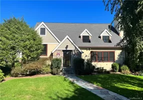 88 Hartsdale Avenue, White Plains, NY, 5 Bedrooms Bedrooms, 9 Rooms Rooms,3 BathroomsBathrooms,Residential Lease,For Rent,Hartsdale,0,1051353 88 Hartsdale Avenue, White Plains, NY, 5 Bedrooms Bedrooms, 9 Rooms Rooms,3 BathroomsBathrooms,Residential Lease,For Rent,Hartsdale,0,1051353