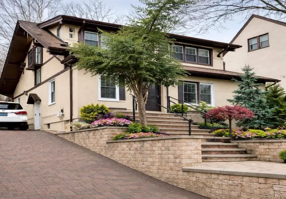 45-44 Browvale Lane, New York, NY, 3 Bedrooms Bedrooms, 11 Rooms Rooms,2 BathroomsBathrooms,Residential Lease,For Rent,Browvale,0,1051292 45-44 Browvale Lane, New York, NY, 3 Bedrooms Bedrooms, 11 Rooms Rooms,2 BathroomsBathrooms,Residential Lease,For Rent,Browvale,0,1051292