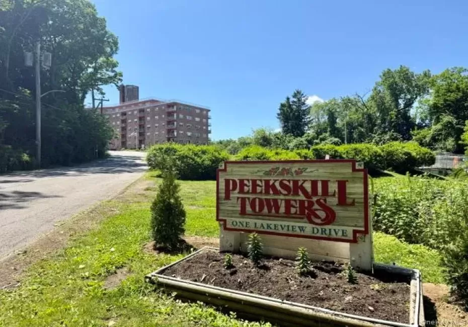 1 Lakeview Drive, Peekskill, NY, 1 Bedroom Bedrooms, 4 Rooms Rooms,1 BathroomBathrooms,Residential,For Rent,Lakeview,0,1005077 1 Lakeview Drive, Peekskill, NY, 1 Bedroom Bedrooms, 4 Rooms Rooms,1 BathroomBathrooms,Residential,For Rent,Lakeview,0,1005077