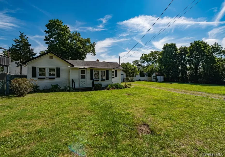 67 Joseph Place, Smithtown, NY, 1 Bedroom Bedrooms, 4 Rooms Rooms,1 BathroomBathrooms,Residential,For Rent,Joseph,0,1049686 67 Joseph Place, Smithtown, NY, 1 Bedroom Bedrooms, 4 Rooms Rooms,1 BathroomBathrooms,Residential,For Rent,Joseph,0,1049686