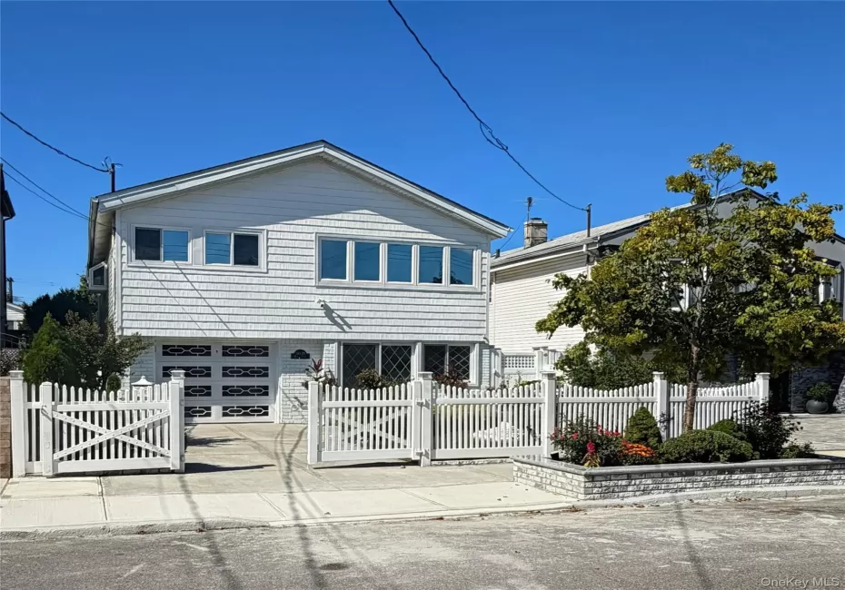 160-28 87th Street, New York, NY, 4 Bedrooms Bedrooms, 9 Rooms Rooms,2 BathroomsBathrooms,Residential,For Rent,87th,0,1050493 160-28 87th Street, New York, NY, 4 Bedrooms Bedrooms, 9 Rooms Rooms,2 BathroomsBathrooms,Residential,For Rent,87th,0,1050493