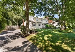 16 Heritage Place, Smithtown, NY, 4 Bedrooms Bedrooms, 9 Rooms Rooms,2 BathroomsBathrooms,Residential,For Rent,Heritage,0,1051061 16 Heritage Place, Smithtown, NY, 4 Bedrooms Bedrooms, 9 Rooms Rooms,2 BathroomsBathrooms,Residential,For Rent,Heritage,0,1051061