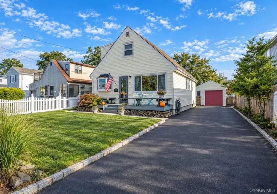 41 Saltaire Road, Babylon, NY, 4 Bedrooms Bedrooms, 7 Rooms Rooms,2 BathroomsBathrooms,Residential,For Rent,Saltaire,0,1050339 41 Saltaire Road, Babylon, NY, 4 Bedrooms Bedrooms, 7 Rooms Rooms,2 BathroomsBathrooms,Residential,For Rent,Saltaire,0,1050339