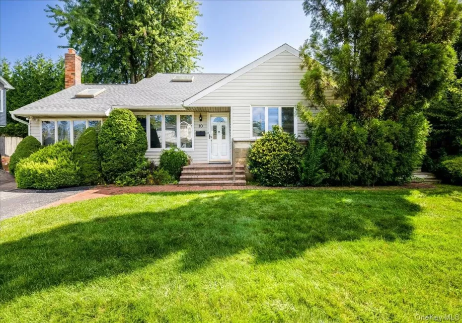 10 Seneca Drive, Oyster Bay, NY, 3 Bedrooms Bedrooms, 8 Rooms Rooms,2 BathroomsBathrooms,Residential,For Rent,Seneca,0,1050899 10 Seneca Drive, Oyster Bay, NY, 3 Bedrooms Bedrooms, 8 Rooms Rooms,2 BathroomsBathrooms,Residential,For Rent,Seneca,0,1050899