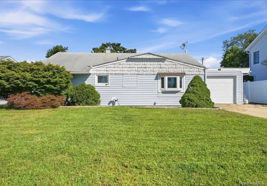 11 Hoover Lane, Oyster Bay, NY, 3 Bedrooms Bedrooms, 5 Rooms Rooms,1 BathroomBathrooms,Residential,For Rent,Hoover,0,1050559 11 Hoover Lane, Oyster Bay, NY, 3 Bedrooms Bedrooms, 5 Rooms Rooms,1 BathroomBathrooms,Residential,For Rent,Hoover,0,1050559