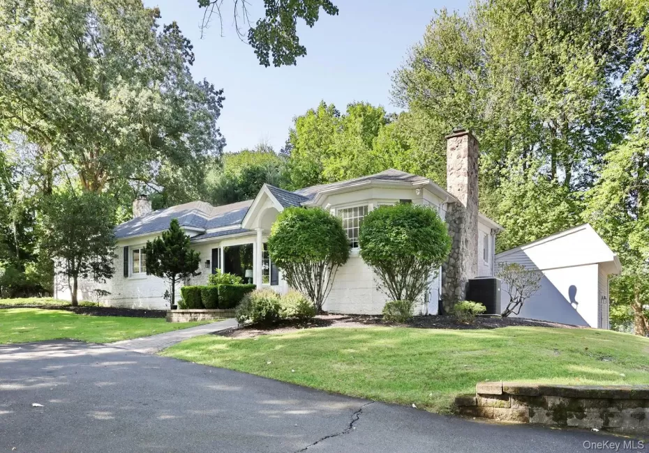 11 Muir Lane, Clarkstown, NY, 4 Bedrooms Bedrooms, 11 Rooms Rooms,2 BathroomsBathrooms,Residential,For Rent,Muir,0,1044296 11 Muir Lane, Clarkstown, NY, 4 Bedrooms Bedrooms, 11 Rooms Rooms,2 BathroomsBathrooms,Residential,For Rent,Muir,0,1044296