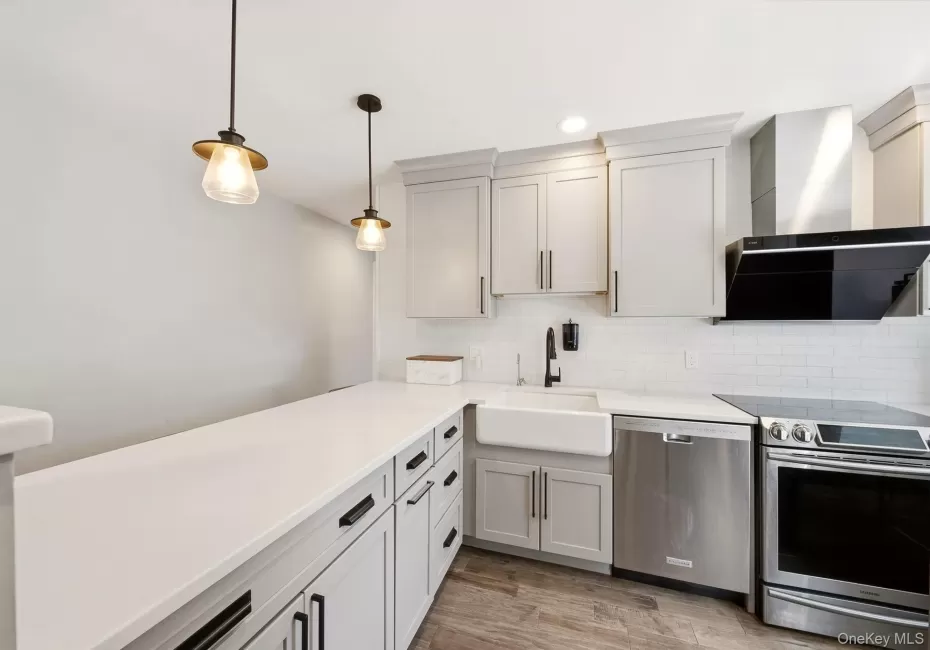 90 Conklin Street, Oyster Bay, NY, 3 Bedrooms Bedrooms, 6 Rooms Rooms,2 BathroomsBathrooms,Residential,For Rent,Conklin,0,1051492 90 Conklin Street, Oyster Bay, NY, 3 Bedrooms Bedrooms, 6 Rooms Rooms,2 BathroomsBathrooms,Residential,For Rent,Conklin,0,1051492