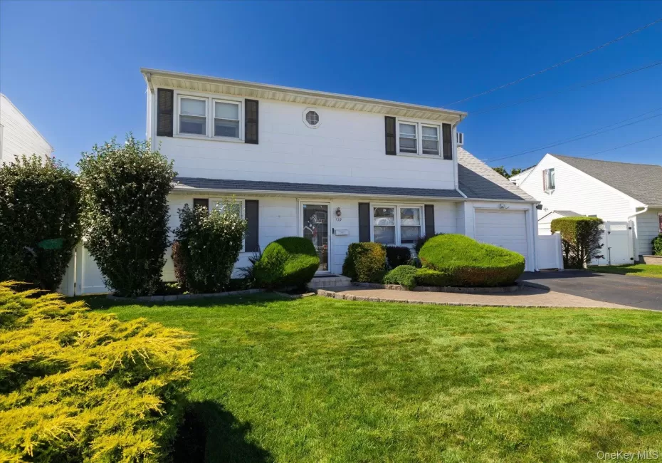 129 Arlyn Drive, Oyster Bay, NY, 5 Bedrooms Bedrooms, 9 Rooms Rooms,2 BathroomsBathrooms,Residential,For Rent,Arlyn,0,1048828 129 Arlyn Drive, Oyster Bay, NY, 5 Bedrooms Bedrooms, 9 Rooms Rooms,2 BathroomsBathrooms,Residential,For Rent,Arlyn,0,1048828