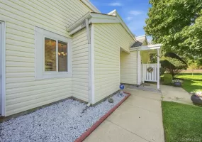 1101 Cabot Court, Smithtown, NY, 1 Bedroom Bedrooms, 4 Rooms Rooms,1 BathroomBathrooms,Residential,For Rent,Cabot,0,1051285 1101 Cabot Court, Smithtown, NY, 1 Bedroom Bedrooms, 4 Rooms Rooms,1 BathroomBathrooms,Residential,For Rent,Cabot,0,1051285