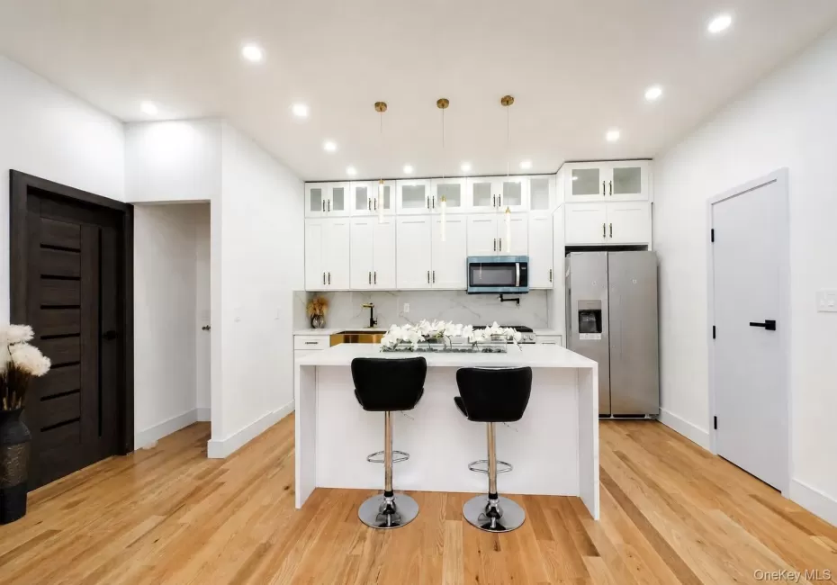 1194 Albany Avenue, New York, NY, 6 Bedrooms Bedrooms, 11 Rooms Rooms,2 BathroomsBathrooms,Residential,For Rent,Albany,0,1051548 1194 Albany Avenue, New York, NY, 6 Bedrooms Bedrooms, 11 Rooms Rooms,2 BathroomsBathrooms,Residential,For Rent,Albany,0,1051548