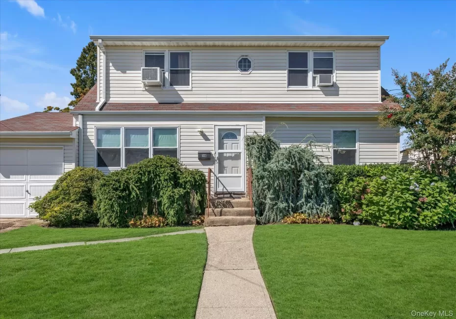 58 Elm Street, Oyster Bay, NY, 4 Bedrooms Bedrooms, 8 Rooms Rooms,2 BathroomsBathrooms,Residential,For Rent,Elm,0,1051690 58 Elm Street, Oyster Bay, NY, 4 Bedrooms Bedrooms, 8 Rooms Rooms,2 BathroomsBathrooms,Residential,For Rent,Elm,0,1051690