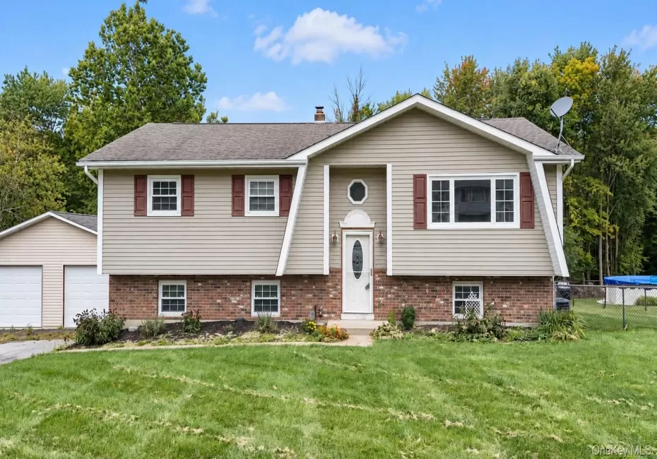 65 Maureen Drive, Middletown, NY, 3 Bedrooms Bedrooms, 8 Rooms Rooms,2 BathroomsBathrooms,Residential,For Rent,Maureen,0,1051258 65 Maureen Drive, Middletown, NY, 3 Bedrooms Bedrooms, 8 Rooms Rooms,2 BathroomsBathrooms,Residential,For Rent,Maureen,0,1051258