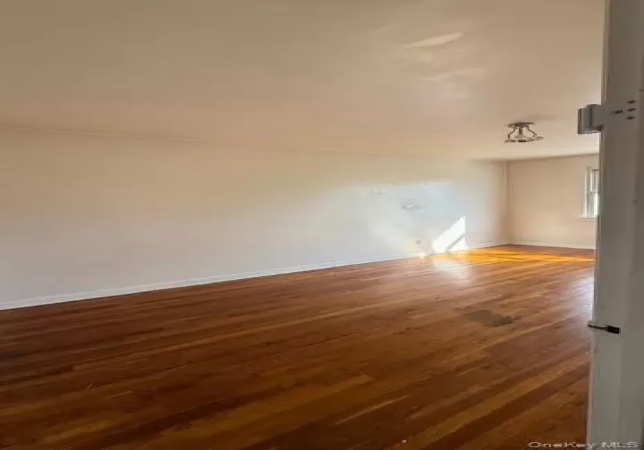 1007 223rd Street, New York, NY, 3 Bedrooms Bedrooms, 9 Rooms Rooms,1 BathroomBathrooms,Residential Lease,For Rent,223rd,0,1050709 1007 223rd Street, New York, NY, 3 Bedrooms Bedrooms, 9 Rooms Rooms,1 BathroomBathrooms,Residential Lease,For Rent,223rd,0,1050709