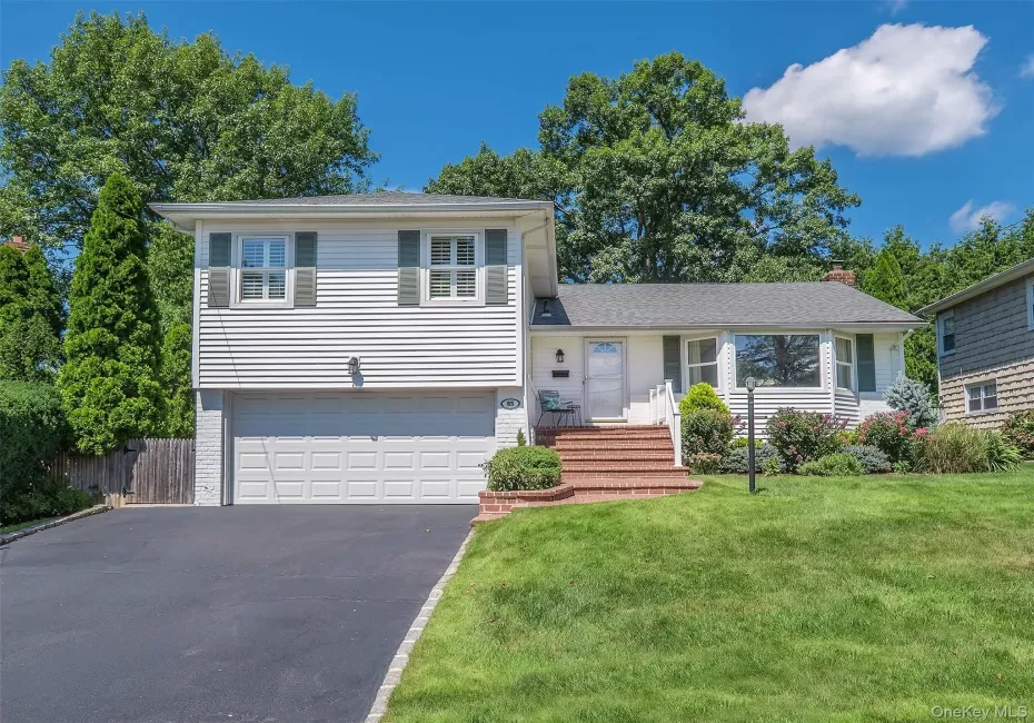 65 Essex Court, North Hempstead, NY, 3 Bedrooms Bedrooms, 7 Rooms Rooms,2 BathroomsBathrooms,Residential,For Rent,Essex,0,1044951 65 Essex Court, North Hempstead, NY, 3 Bedrooms Bedrooms, 7 Rooms Rooms,2 BathroomsBathrooms,Residential,For Rent,Essex,0,1044951
