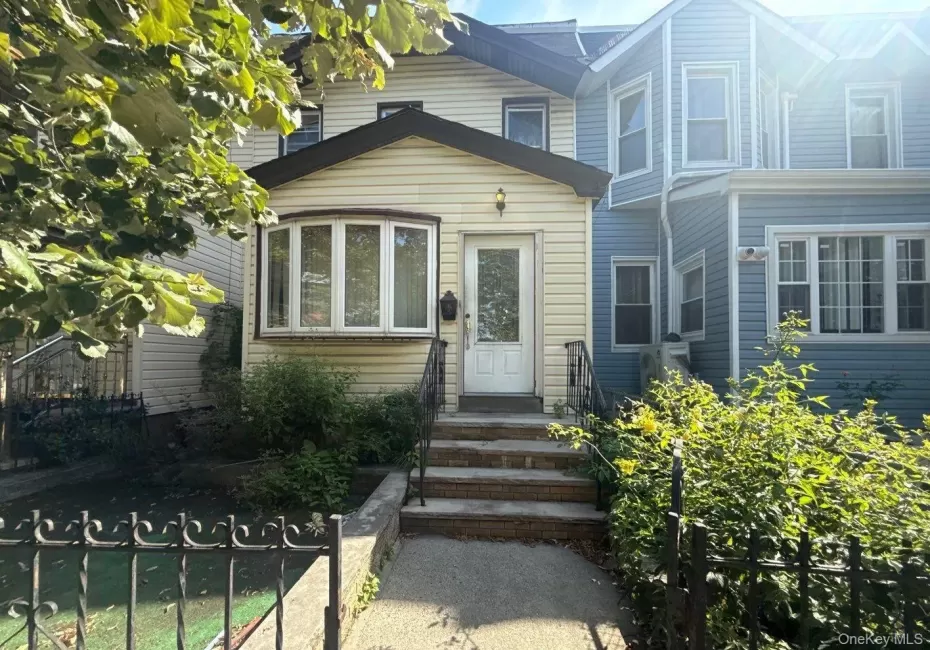 107-27 109th Street, New York, NY, 3 Bedrooms Bedrooms, 6 Rooms Rooms,2 BathroomsBathrooms,Residential,For Rent,109th,0,1050685 107-27 109th Street, New York, NY, 3 Bedrooms Bedrooms, 6 Rooms Rooms,2 BathroomsBathrooms,Residential,For Rent,109th,0,1050685