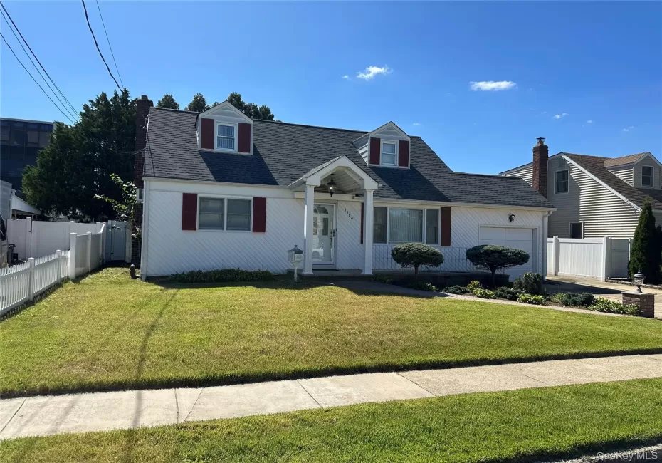 1966 Marion Drive, Hempstead, NY, 4 Bedrooms Bedrooms, 8 Rooms Rooms,2 BathroomsBathrooms,Residential,For Rent,Marion,0,1051761 1966 Marion Drive, Hempstead, NY, 4 Bedrooms Bedrooms, 8 Rooms Rooms,2 BathroomsBathrooms,Residential,For Rent,Marion,0,1051761