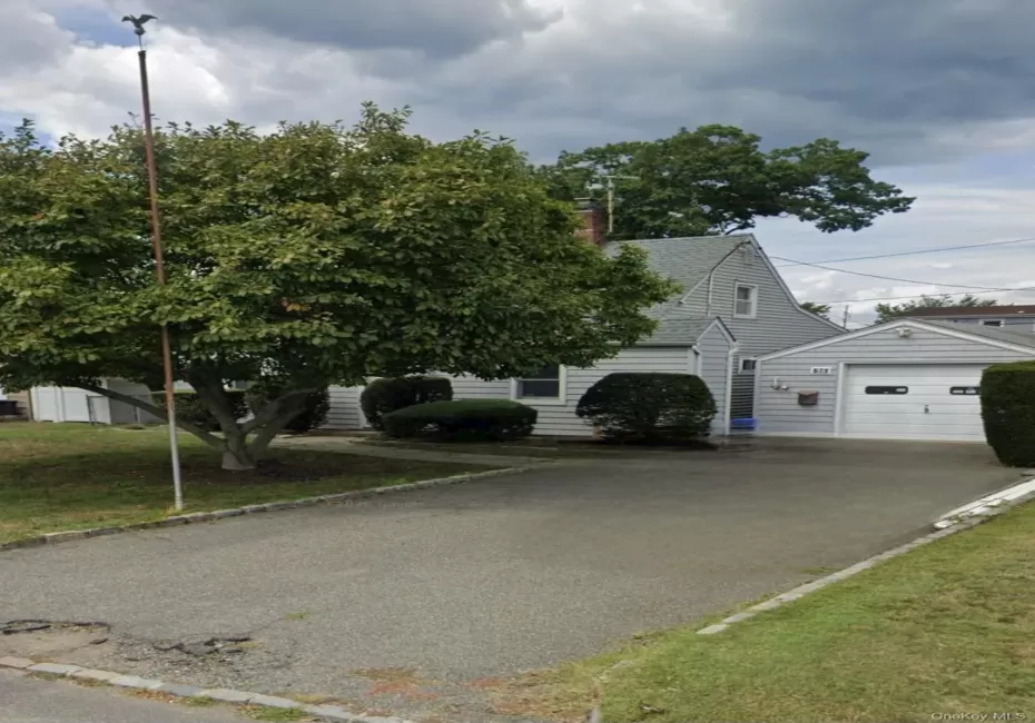 671 Lowell Street, Hempstead, NY, 4 Bedrooms Bedrooms, 7 Rooms Rooms,1 BathroomBathrooms,Residential,For Rent,Lowell,0,1051663 671 Lowell Street, Hempstead, NY, 4 Bedrooms Bedrooms, 7 Rooms Rooms,1 BathroomBathrooms,Residential,For Rent,Lowell,0,1051663