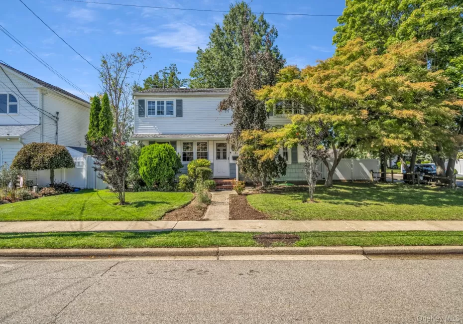 170 Park Lane, Oyster Bay, NY, 5 Bedrooms Bedrooms, 8 Rooms Rooms,2 BathroomsBathrooms,Residential,For Rent,Park,0,1051817 170 Park Lane, Oyster Bay, NY, 5 Bedrooms Bedrooms, 8 Rooms Rooms,2 BathroomsBathrooms,Residential,For Rent,Park,0,1051817