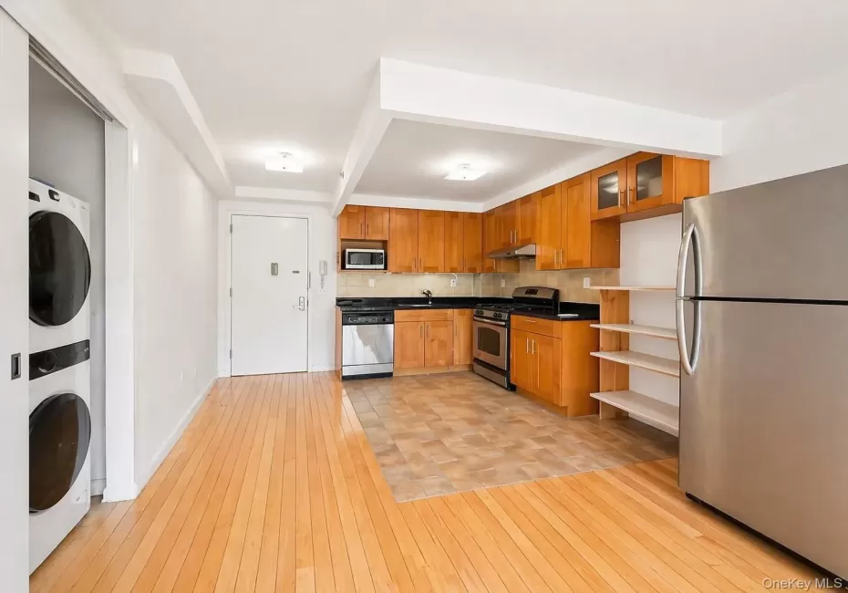 93-05 37th Avenue, New York, NY, 2 Bedrooms Bedrooms, 5 Rooms Rooms,2 BathroomsBathrooms,Residential,For Rent,37th,0,1051978 93-05 37th Avenue, New York, NY, 2 Bedrooms Bedrooms, 5 Rooms Rooms,2 BathroomsBathrooms,Residential,For Rent,37th,0,1051978