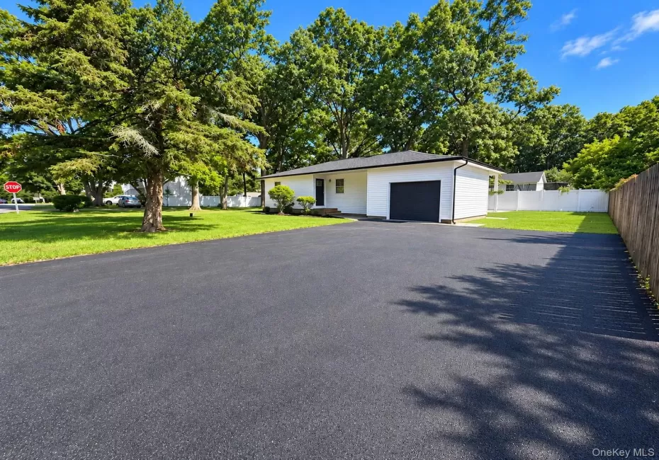 220 Moriches Avenue, Brookhaven, NY, 3 Bedrooms Bedrooms, 5 Rooms Rooms,1 BathroomBathrooms,Residential,For Rent,Moriches,0,1046823 220 Moriches Avenue, Brookhaven, NY, 3 Bedrooms Bedrooms, 5 Rooms Rooms,1 BathroomBathrooms,Residential,For Rent,Moriches,0,1046823