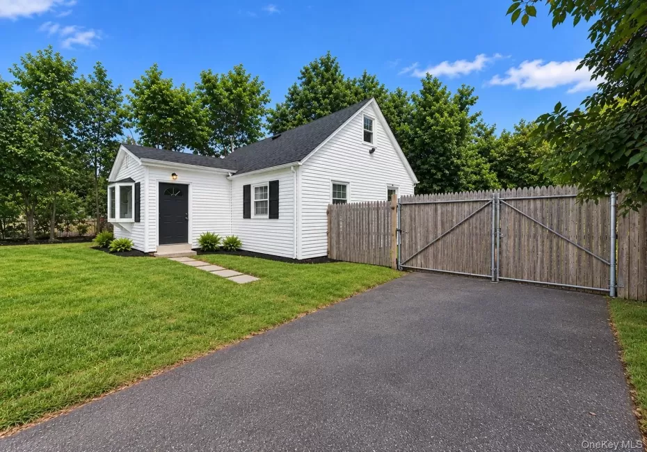 444 Avondale Drive, Brookhaven, NY, 3 Bedrooms Bedrooms, 5 Rooms Rooms,1 BathroomBathrooms,Residential,For Rent,Avondale,0,1051903 444 Avondale Drive, Brookhaven, NY, 3 Bedrooms Bedrooms, 5 Rooms Rooms,1 BathroomBathrooms,Residential,For Rent,Avondale,0,1051903