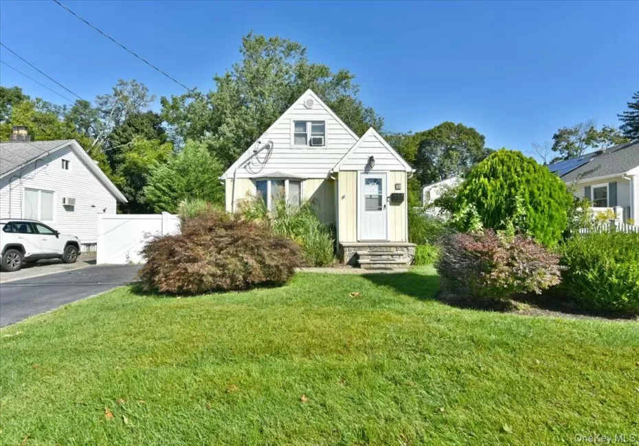 35 Montauk Drive, Islip, NY, 2 Bedrooms Bedrooms, 5 Rooms Rooms,1 BathroomBathrooms,Residential,For Rent,Montauk,0,1051700 35 Montauk Drive, Islip, NY, 2 Bedrooms Bedrooms, 5 Rooms Rooms,1 BathroomBathrooms,Residential,For Rent,Montauk,0,1051700