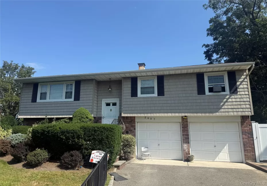 2607 Lindenmere Drive, Hempstead, NY, 5 Bedrooms Bedrooms, 12 Rooms Rooms,3 BathroomsBathrooms,Residential Lease,For Rent,Lindenmere,0,1052333 2607 Lindenmere Drive, Hempstead, NY, 5 Bedrooms Bedrooms, 12 Rooms Rooms,3 BathroomsBathrooms,Residential Lease,For Rent,Lindenmere,0,1052333