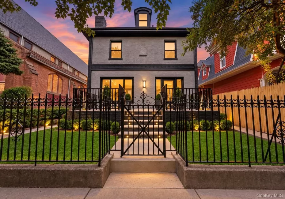 131 Arlington Avenue, New York, NY, 6 Bedrooms Bedrooms, 15 Rooms Rooms,5 BathroomsBathrooms,Residential,For Rent,Arlington,0,1052348 131 Arlington Avenue, New York, NY, 6 Bedrooms Bedrooms, 15 Rooms Rooms,5 BathroomsBathrooms,Residential,For Rent,Arlington,0,1052348