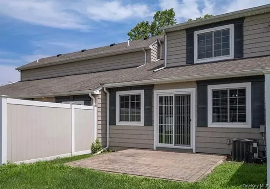 2705 Townhouse Drive, Brookhaven, NY, 3 Bedrooms Bedrooms, 6 Rooms Rooms,2 BathroomsBathrooms,Residential Lease,For Rent,Townhouse,0,1052236 2705 Townhouse Drive, Brookhaven, NY, 3 Bedrooms Bedrooms, 6 Rooms Rooms,2 BathroomsBathrooms,Residential Lease,For Rent,Townhouse,0,1052236