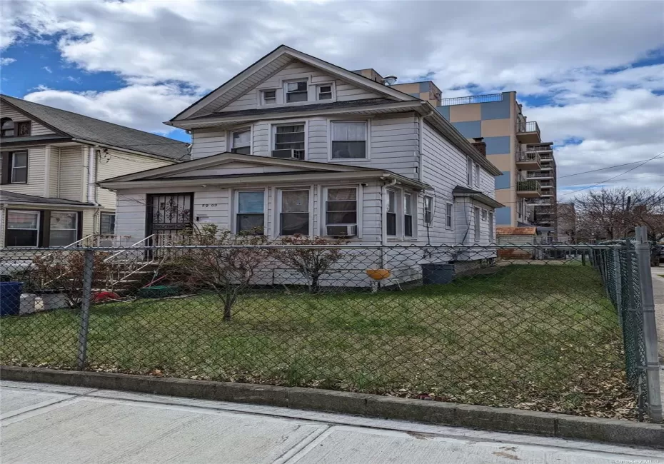 89-02 171st Street, New York, NY, 3 Bedrooms Bedrooms, 9 Rooms Rooms,2 BathroomsBathrooms,Residential,For Rent,171st,0,L3544396 89-02 171st Street, New York, NY, 3 Bedrooms Bedrooms, 9 Rooms Rooms,2 BathroomsBathrooms,Residential,For Rent,171st,0,L3544396