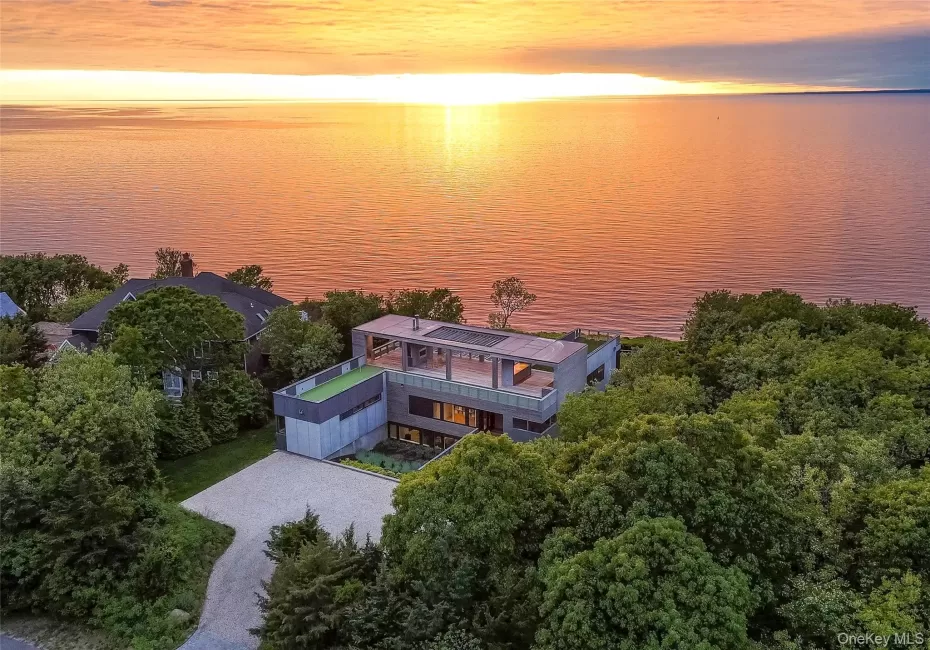 470 Lloyds Ln, Mattituck 470 Lloyds Ln, Mattituck