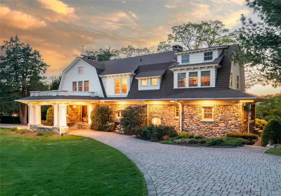 25 West Drive, North Hempstead, NY, 7 Bedrooms Bedrooms, 19 Rooms Rooms,4 BathroomsBathrooms,Residential,For Rent,West,0,986838 25 West Drive, North Hempstead, NY, 7 Bedrooms Bedrooms, 19 Rooms Rooms,4 BathroomsBathrooms,Residential,For Rent,West,0,986838
