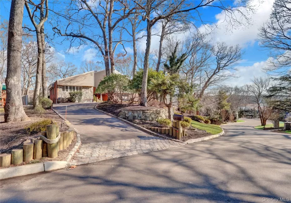 2 Riverview Terrace, Smithtown, NY, 6 Bedrooms Bedrooms, 15 Rooms Rooms,5 BathroomsBathrooms,Residential,For Rent,Riverview,0,952372 2 Riverview Terrace, Smithtown, NY, 6 Bedrooms Bedrooms, 15 Rooms Rooms,5 BathroomsBathrooms,Residential,For Rent,Riverview,0,952372