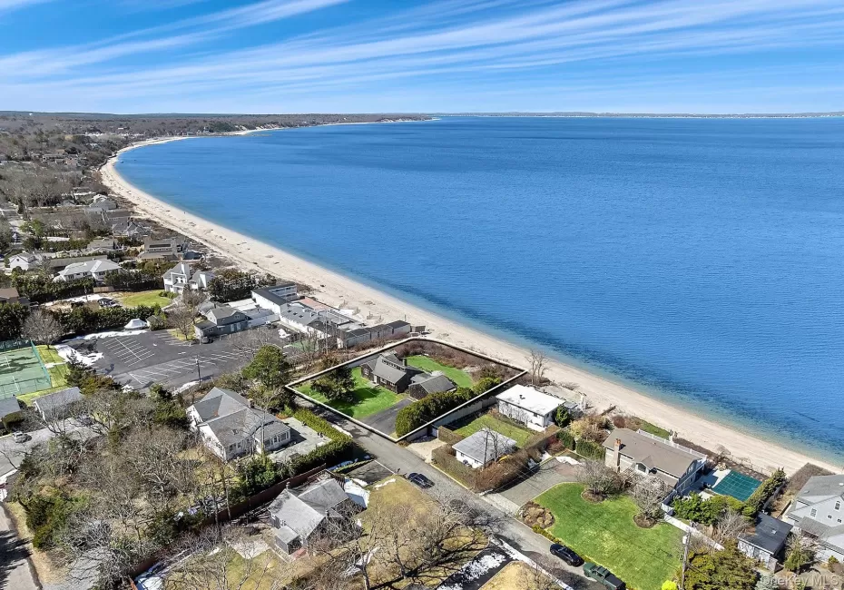22 Peconic Crescent, Southampton, NY, 2 Bedrooms Bedrooms, 7 Rooms Rooms,3 BathroomsBathrooms,Residential,For Rent,Peconic Crescent,0,973960 22 Peconic Crescent, Southampton, NY, 2 Bedrooms Bedrooms, 7 Rooms Rooms,3 BathroomsBathrooms,Residential,For Rent,Peconic Crescent,0,973960