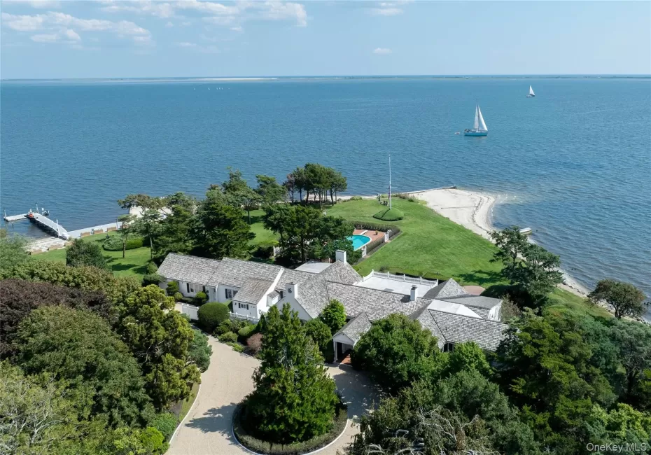 16 Point Road, Brookhaven, NY, 5 Bedrooms Bedrooms, 9 Rooms Rooms,5 BathroomsBathrooms,Residential,For Rent,Point,0,979475 16 Point Road, Brookhaven, NY, 5 Bedrooms Bedrooms, 9 Rooms Rooms,5 BathroomsBathrooms,Residential,For Rent,Point,0,979475