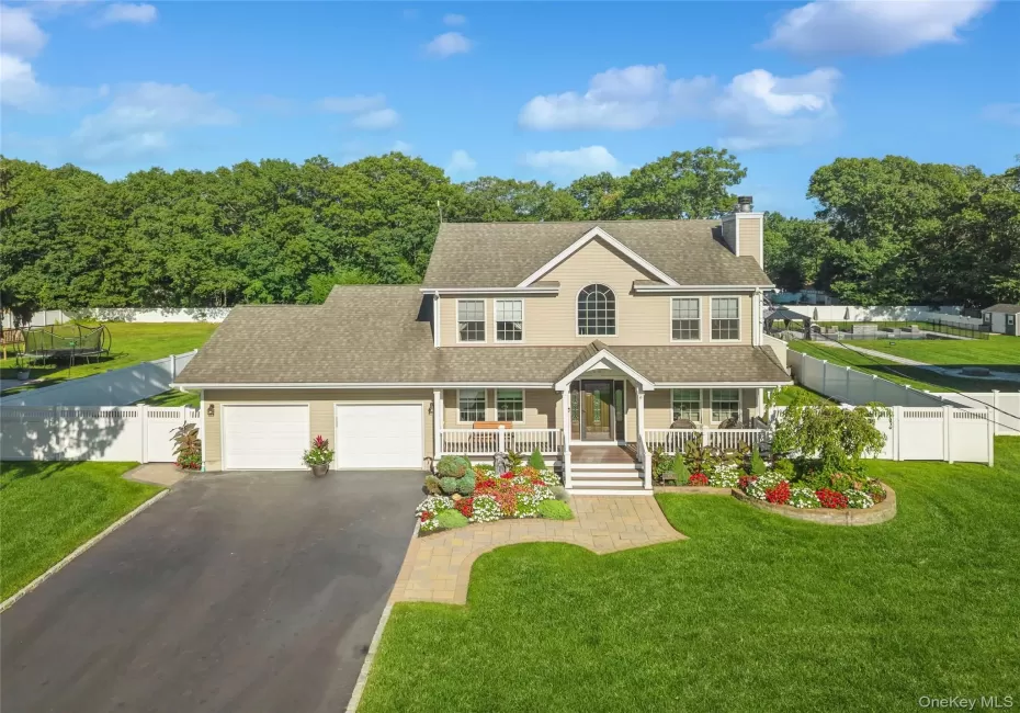 Built in 2017 with 1951 Liveable Square Feet plus Full Basement Built in 2017 with 1951 Liveable Square Feet plus Full Basement