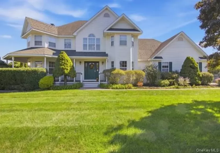 5 Old Neck Court, Brookhaven, NY, 5 Bedrooms Bedrooms, 11 Rooms Rooms,3 BathroomsBathrooms,Residential,For Rent,Old Neck,0,1049019 5 Old Neck Court, Brookhaven, NY, 5 Bedrooms Bedrooms, 11 Rooms Rooms,3 BathroomsBathrooms,Residential,For Rent,Old Neck,0,1049019