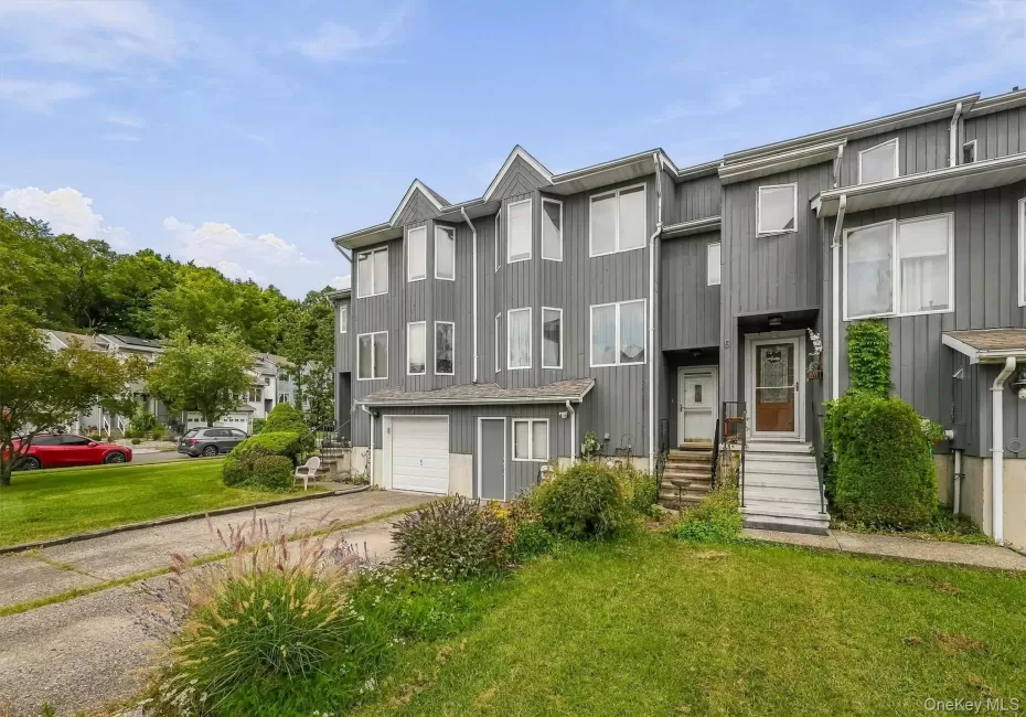 3 Moriah Lane, Middletown, NY, 2 Bedrooms Bedrooms, 5 Rooms Rooms,2 BathroomsBathrooms,Residential,For Rent,Moriah,0,1050156 3 Moriah Lane, Middletown, NY, 2 Bedrooms Bedrooms, 5 Rooms Rooms,2 BathroomsBathrooms,Residential,For Rent,Moriah,0,1050156